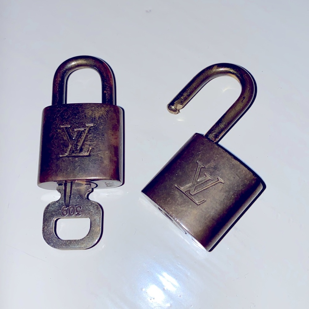 Rare to find!!! TWO Louis Vuitton Locks with 1 Key, Matching Number 309
